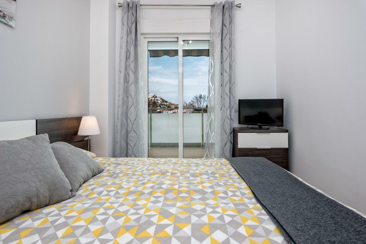 Wintowinrentals Best Location, Beach, Pool & Parking Rincón de la Victoria Eksteriør billede
